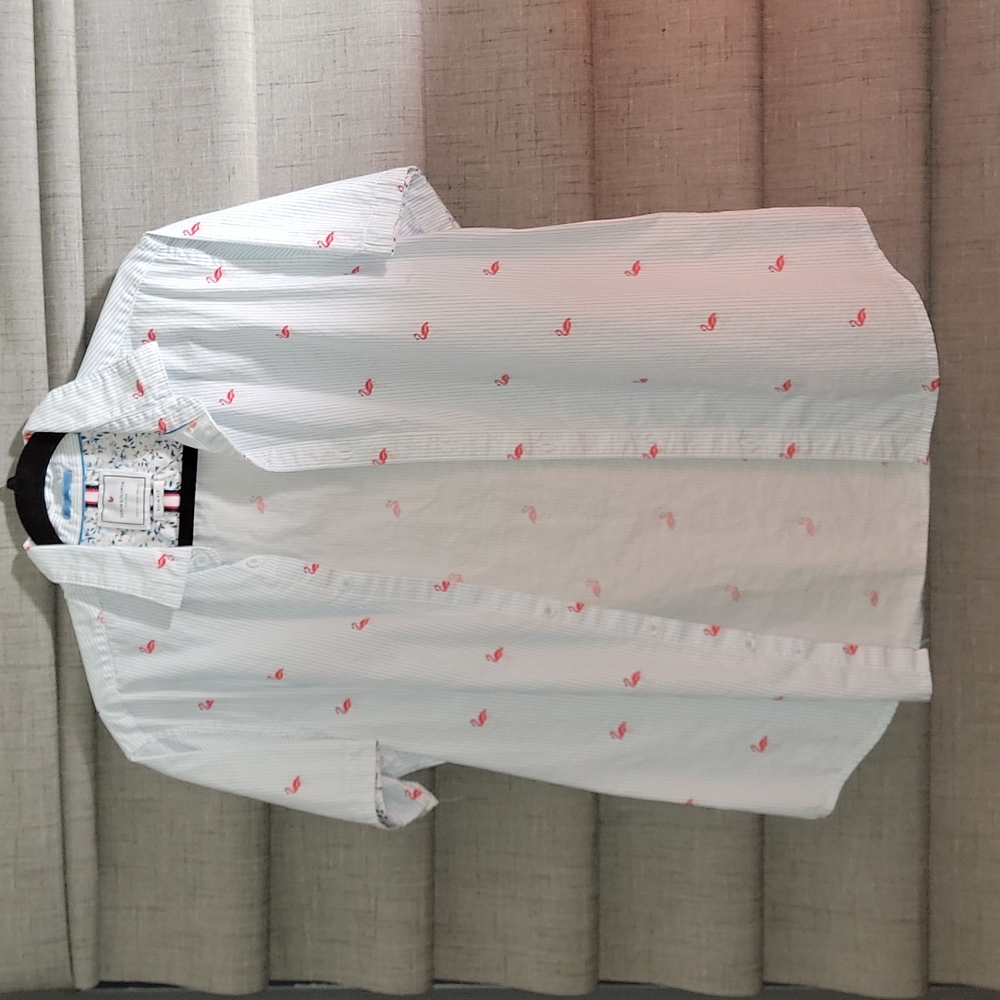 Flamingo short sleeve button down shirt. Slim fit